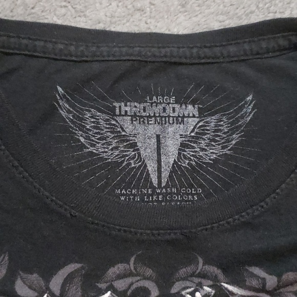 Throwdown Stretchy Fitted Tee - Picture 3 of 3